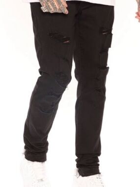 Fashion Nova Men’s Black Distressed Fray Hem Skinny Jeans
